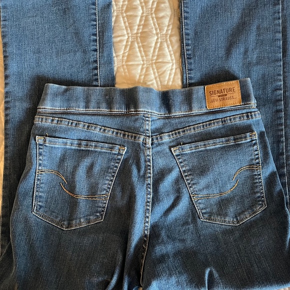 Levi’s Signature Totally Shaping Pull-On Boot Cut Jeans Size 12P - Picture 6 of 12